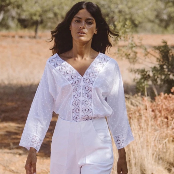 Soler Romantic V Lace Trim Top - Picture 1 of 6